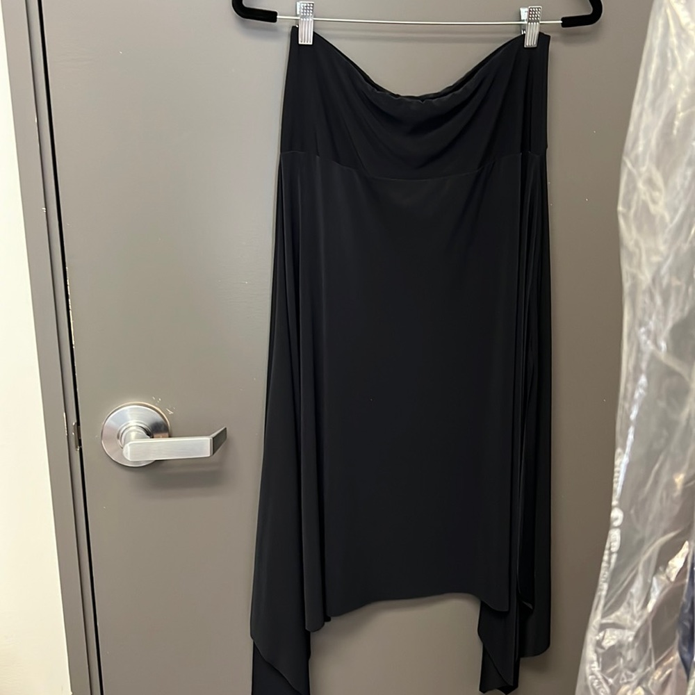 Black maxi skiing